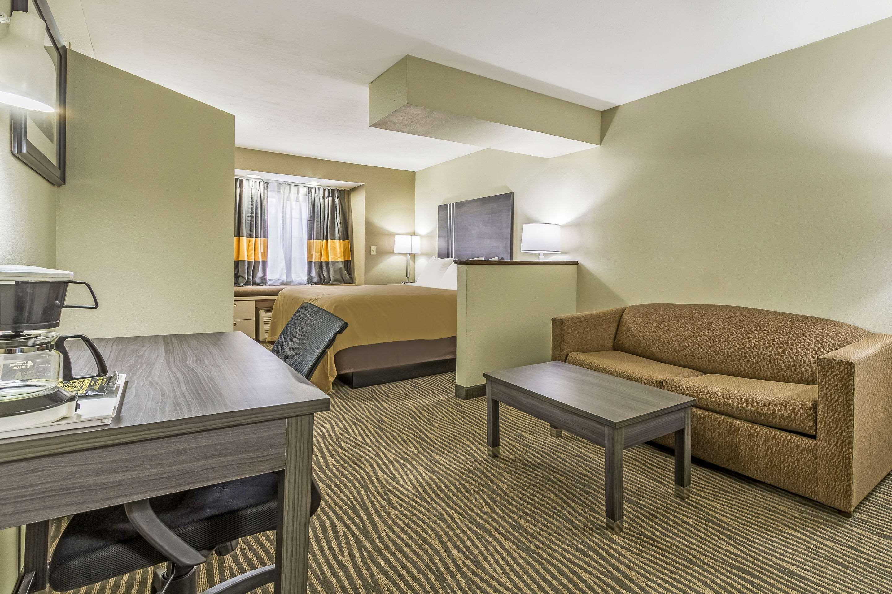 Quality Inn & Suites North Lima - Boardman Екстериор снимка