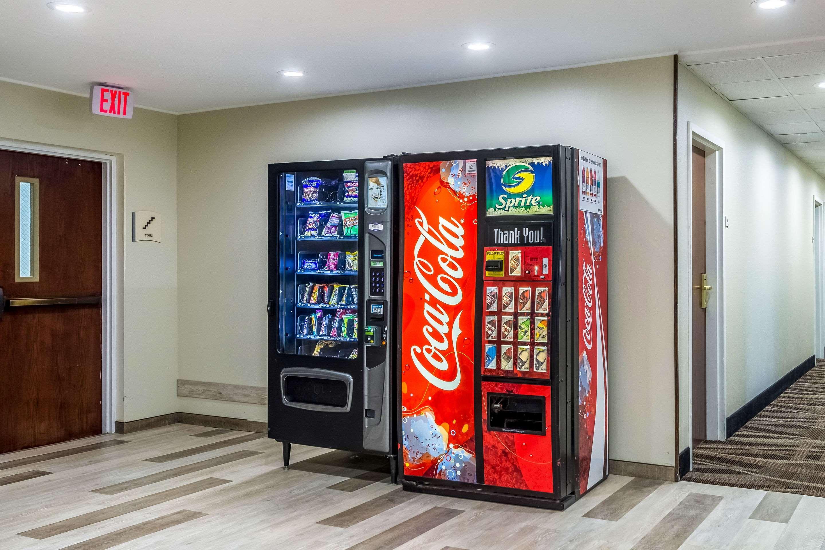 Quality Inn & Suites North Lima - Boardman Екстериор снимка