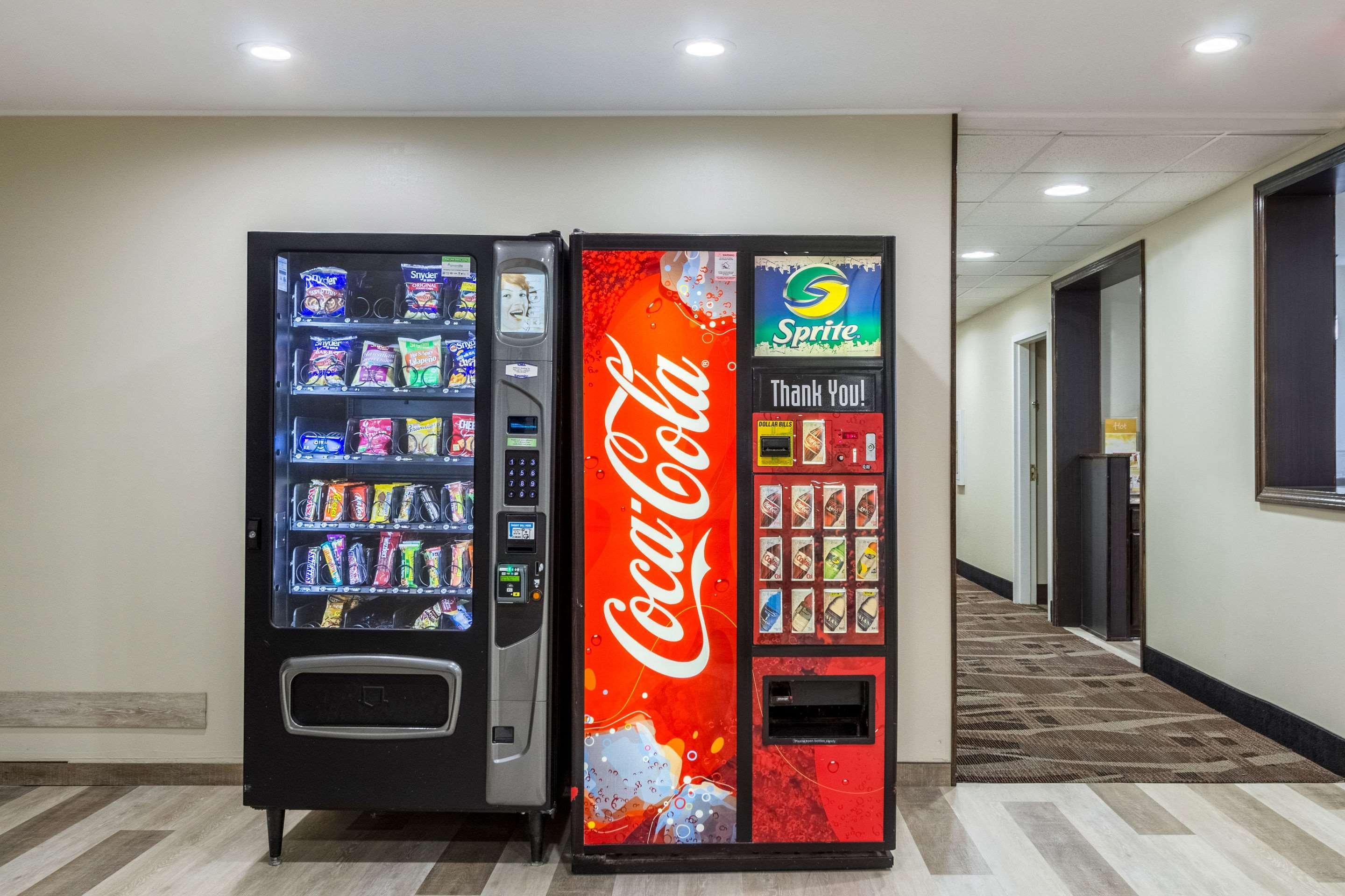 Quality Inn & Suites North Lima - Boardman Екстериор снимка