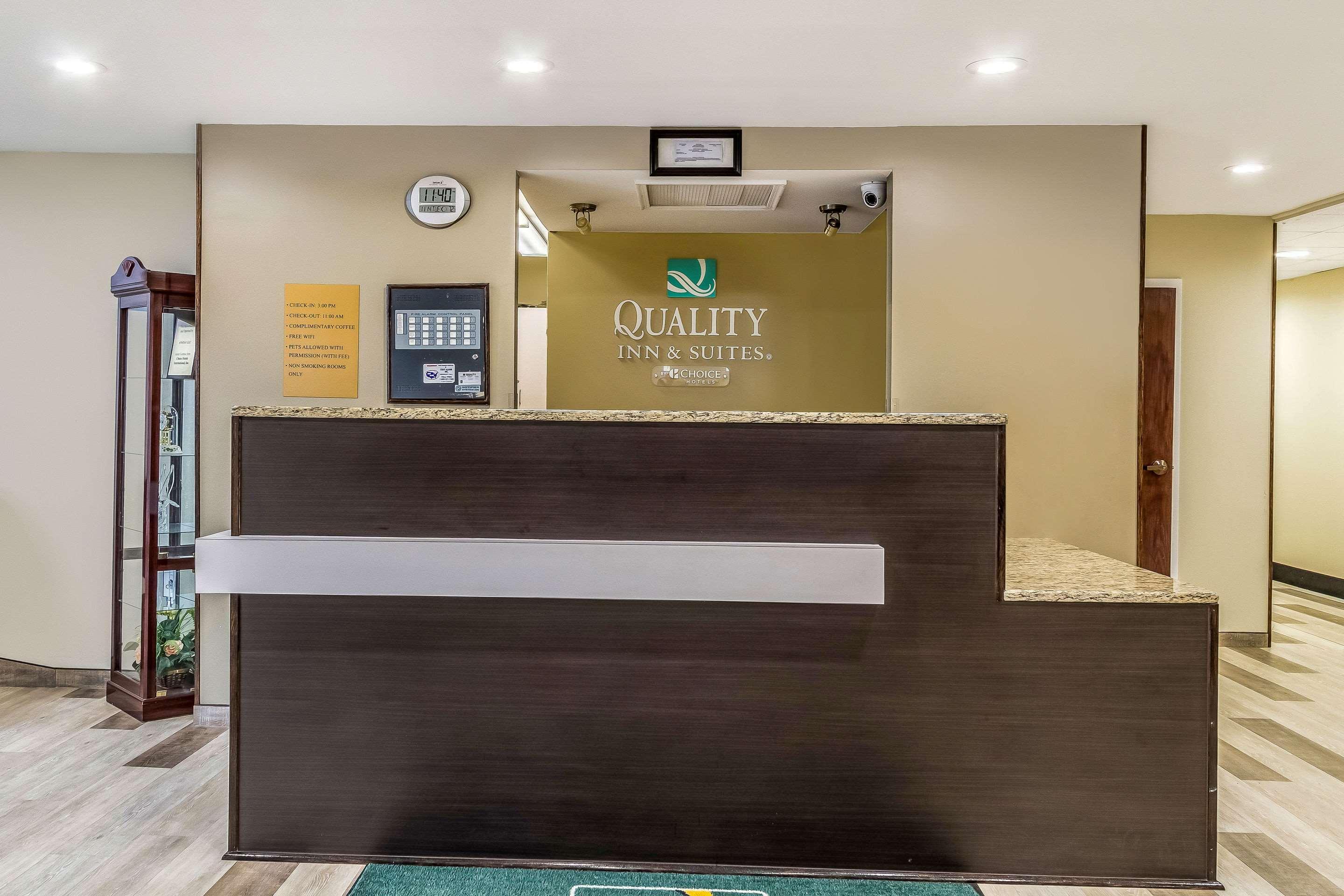 Quality Inn & Suites North Lima - Boardman Екстериор снимка