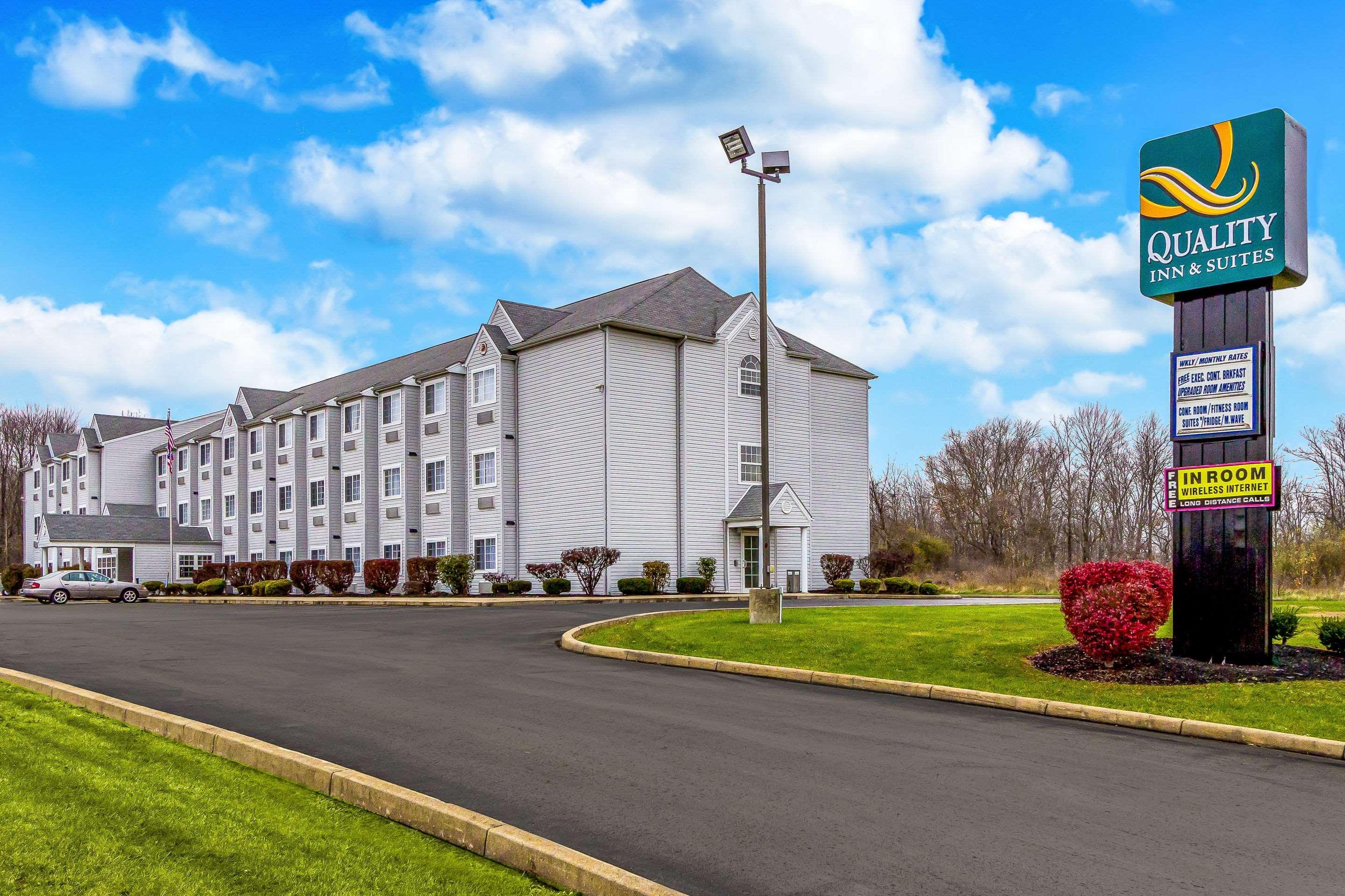 Quality Inn & Suites North Lima - Boardman Екстериор снимка