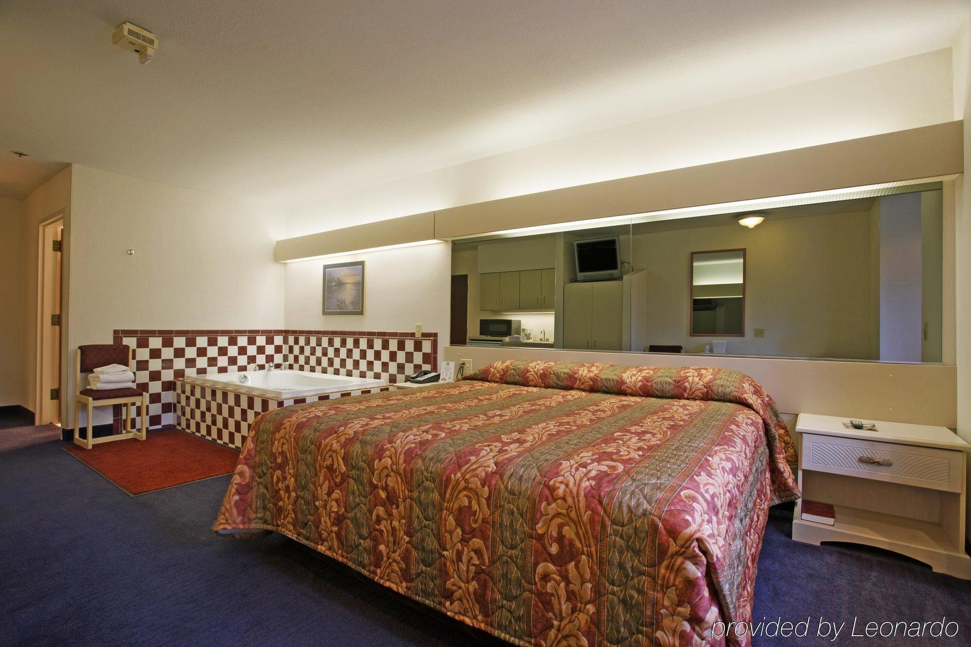 Quality Inn & Suites North Lima - Boardman Стая снимка