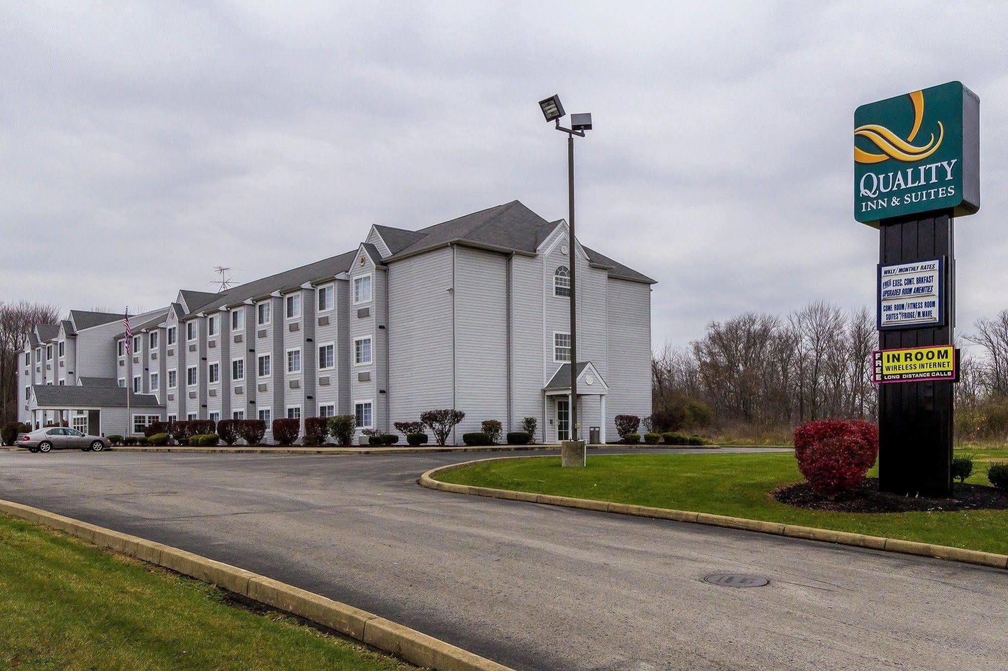 Quality Inn & Suites North Lima - Boardman Екстериор снимка