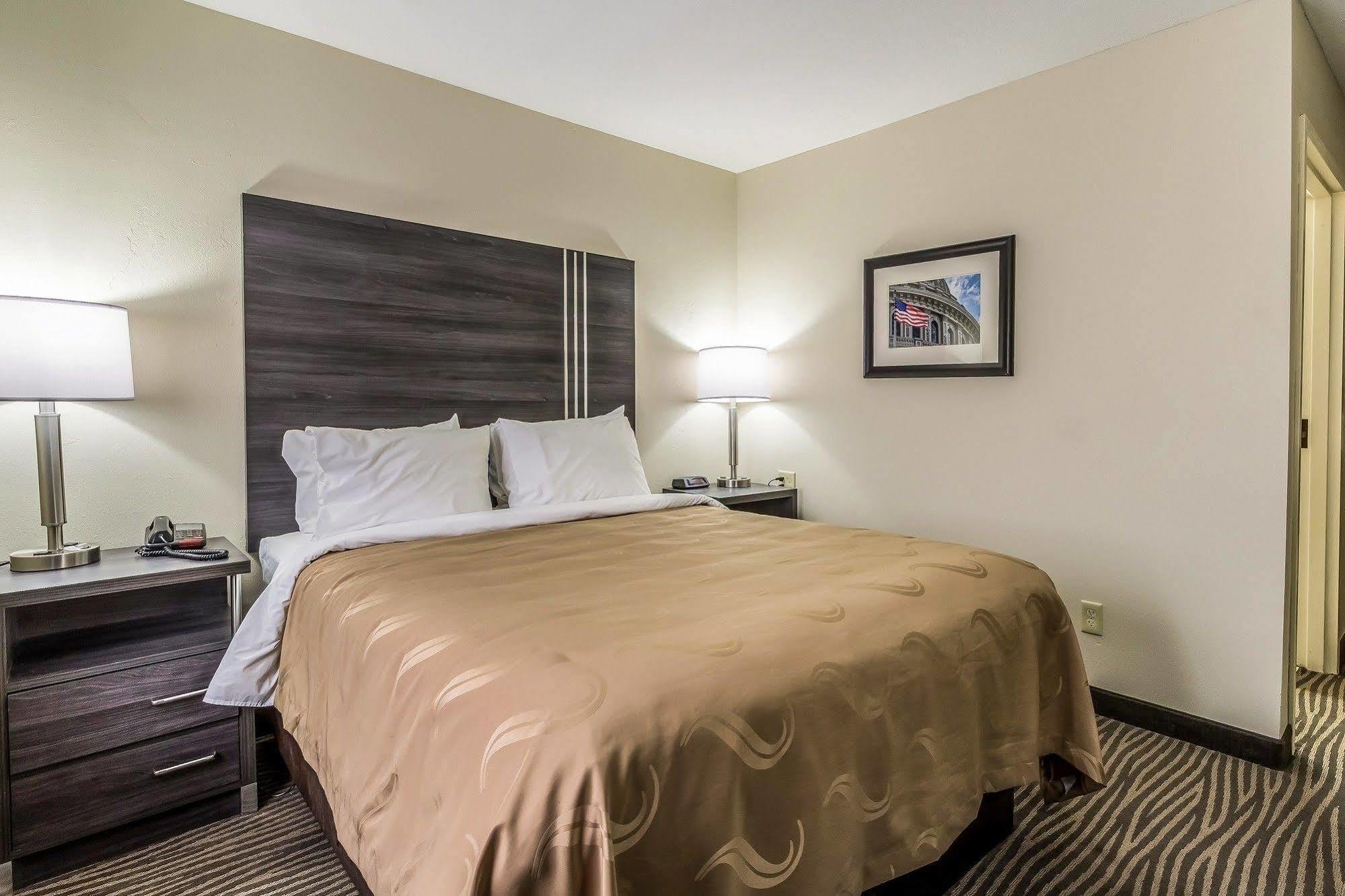 Quality Inn & Suites North Lima - Boardman Екстериор снимка