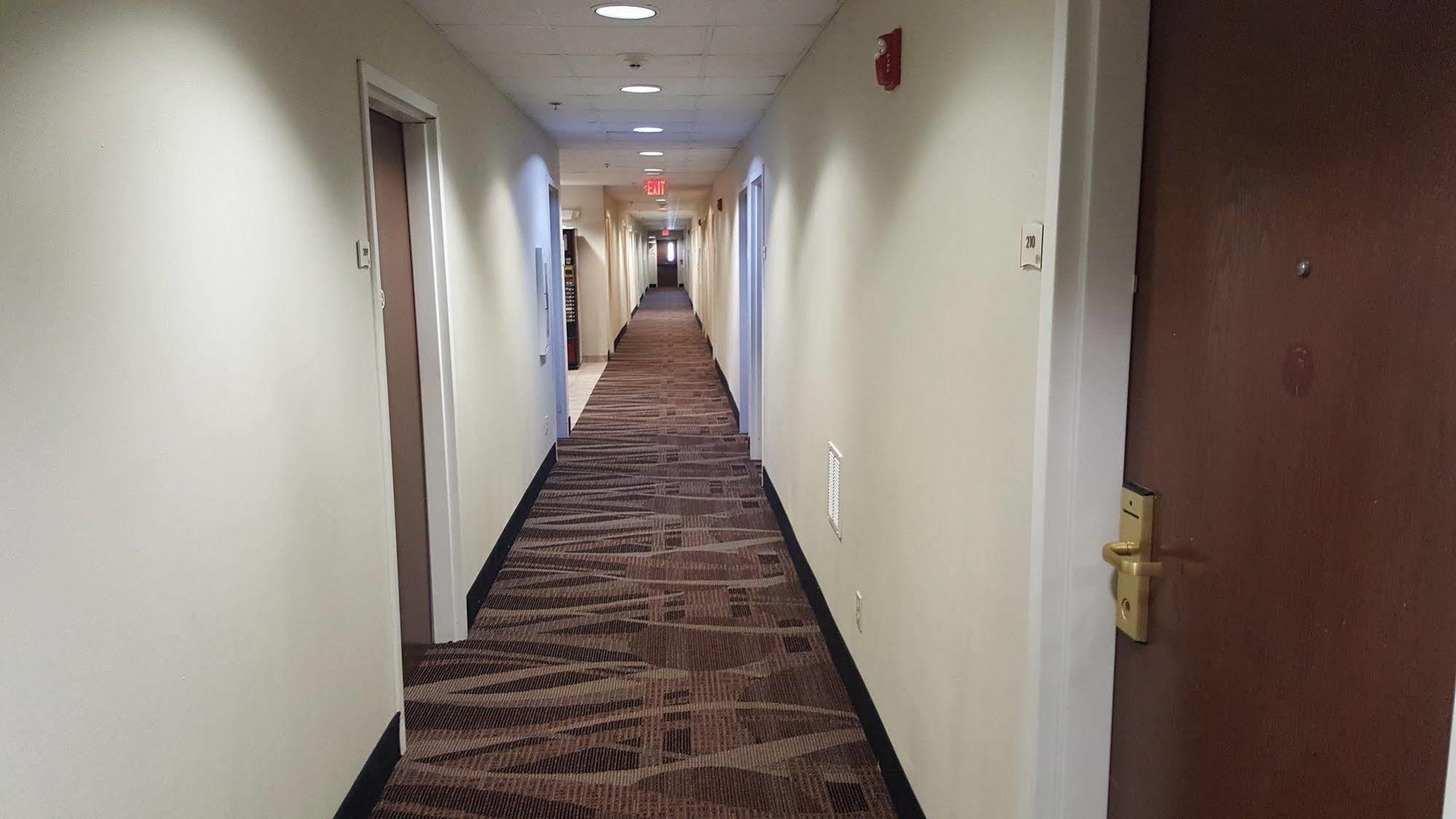 Quality Inn & Suites North Lima - Boardman Екстериор снимка